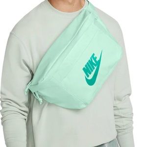 New🌿Nike Tech 10L Hip Pack Mint Green